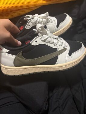 Size 7W Travis Scott Jordan 1 Olive Lows